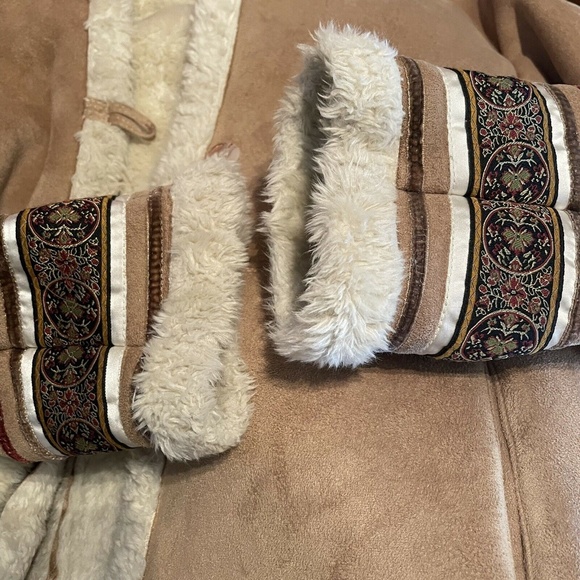 Coldwater Creek Tan Faux Suede Faux Fur Embellished Tapestry Sleeve Coat - Picture 7 of 9